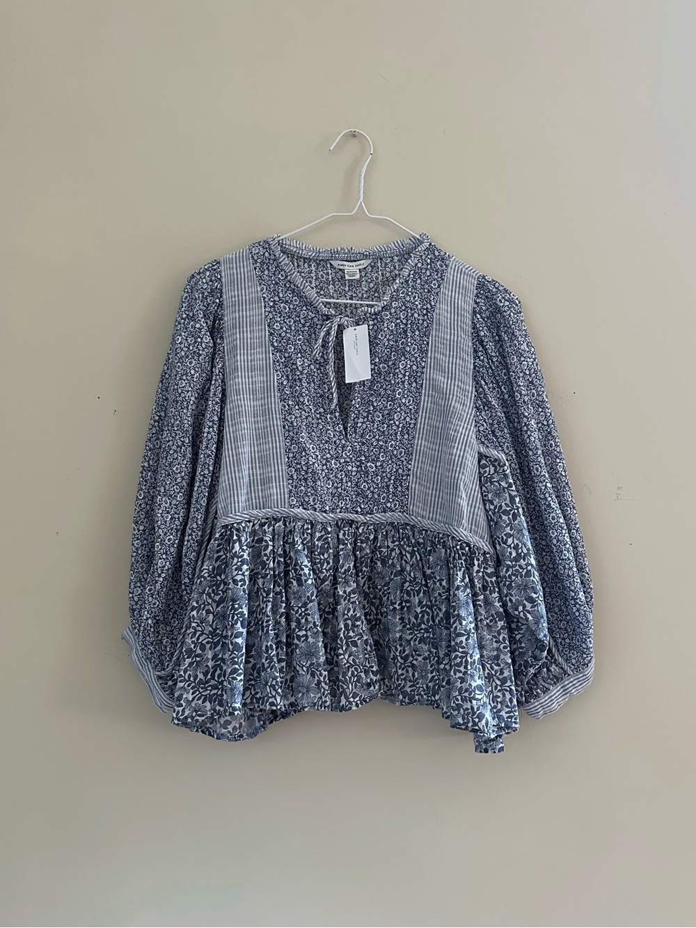 American Eagle Outfitters Blue Floral Tiered Peasant Top /Brand new Size XS